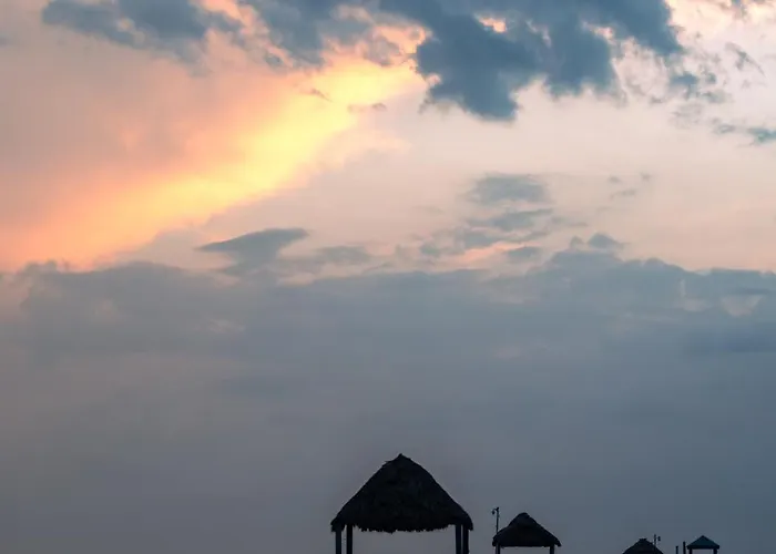 Ocean's Edge Belize 4*