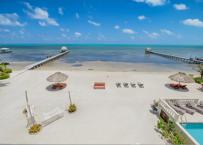 Ocean's Edge Belize Aparthotel