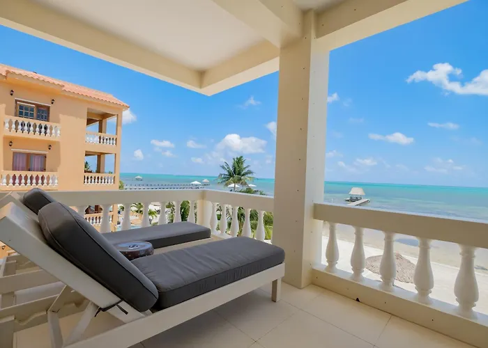 Ocean's Edge Belize Aparthotel 4*