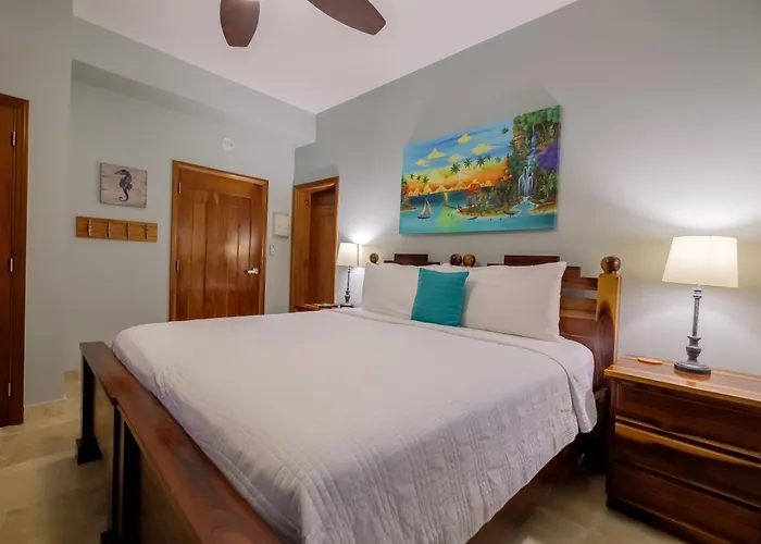 Aparthotel Ocean's Edge Belize