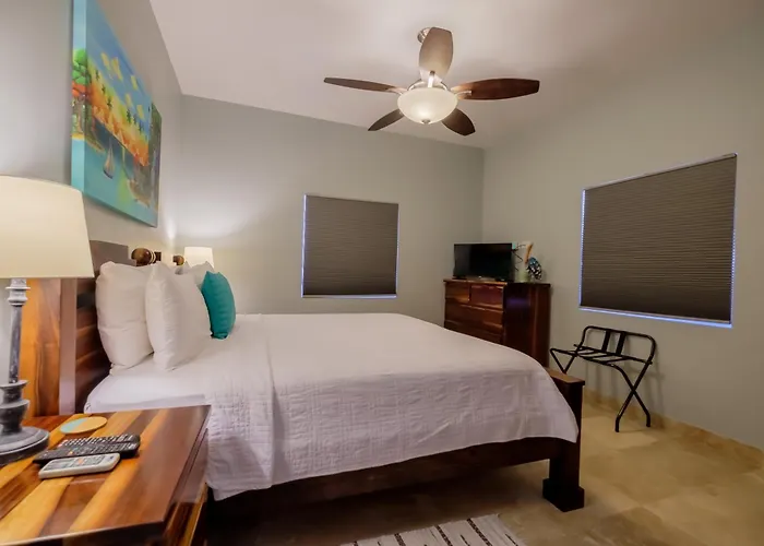 Ocean's Edge Belize Aparthotel 4*