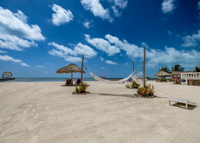 Ocean's Edge Belize Aparthotel 4*